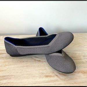 Black and white Rothy’s flats